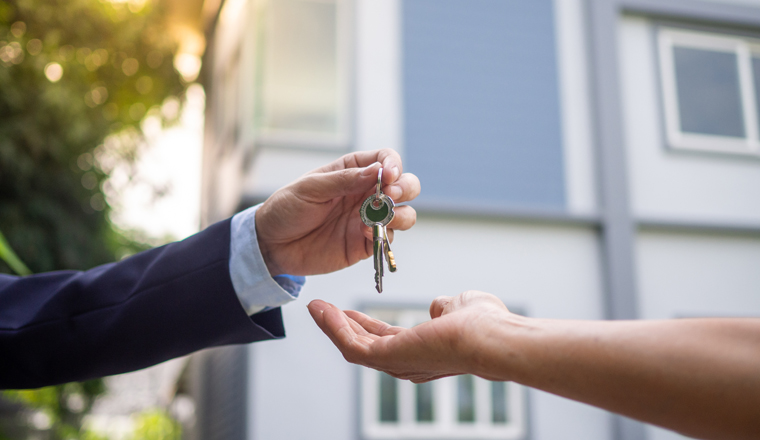 Aufträge für Immobilienmakler im Juni und Juli rückläufig