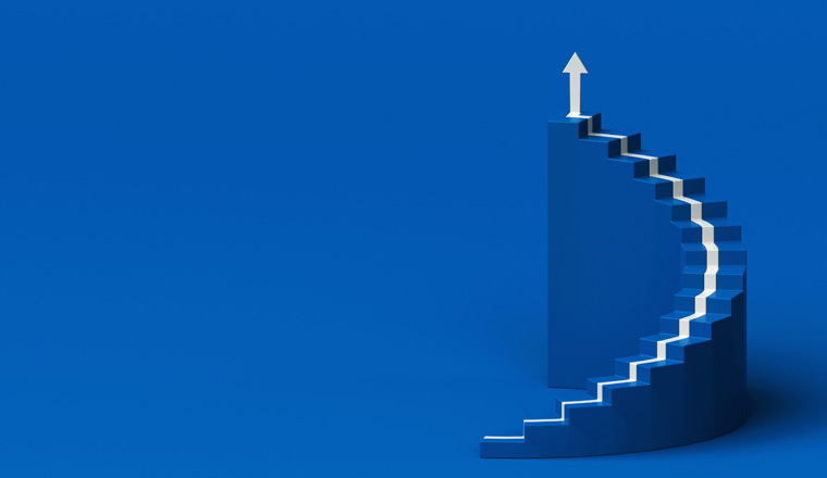 White arrow following the spiral staircase of growth on blue background, 3D arrow climbing up over spiral staircase, 3d stairs with arrow going upward, 3d rendering