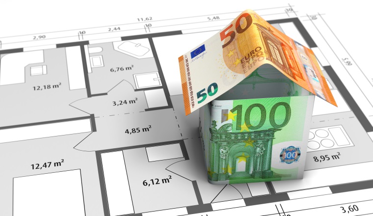 Hausbau, Eigenheim, kalkulieren, planen, Baufinanzierung, Haus, Geld, Finanzierung, bauen, Geldscheine, Grundriss, Makler, Kosten, Wohneigentum, Bauzeichnung, Baukosten, Euroscheine, Bausparen, Eigenheimzulage, Baukindergeld, Raumaufteilung, Euro, Bauplanung, Zeichnung, Preis, Hausskizze, 3d, Skizze, innen, abstrakt, architekturplan, Bausparvertrag, Budget, Finanzen, Immobilie, Kredit, Makler, Altersvorsorge, Immobilienfinanzierung, investieren, Investition, Kalkulation, Kapitalanlage, Rate, Nebenkosten, Plan, Preise, Reinzeichnung, Scheine, Werbung