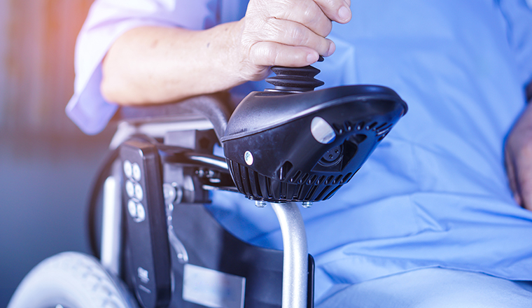 Kein Elektrorollstuhl für einen blinden MS-Patienten?