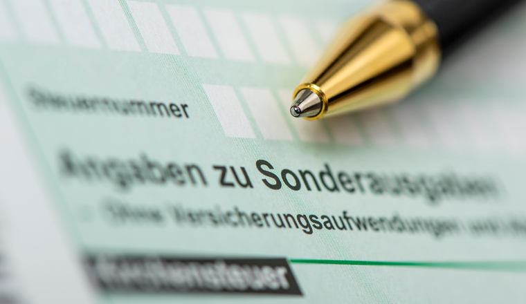 Steuererklärung für Finanzamt mit Formular