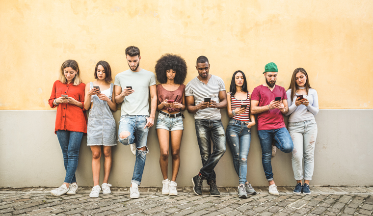 So investieren Millennials und die Generation Z