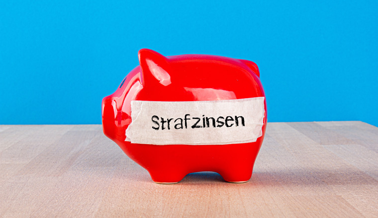 Kritische Einstellung der Deutschen zu Strafzinsen bei Banken