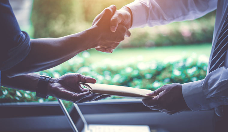 Investors get money from investors in the insurance business with the bank, businessman get money concept, bank customers come to negotiate a loan to invest.