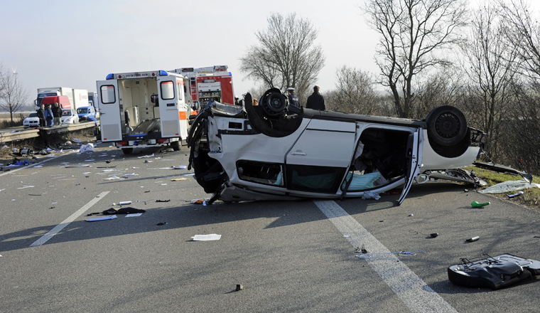 Schwere Unfälle auf Autobahn und Bundesstraße
