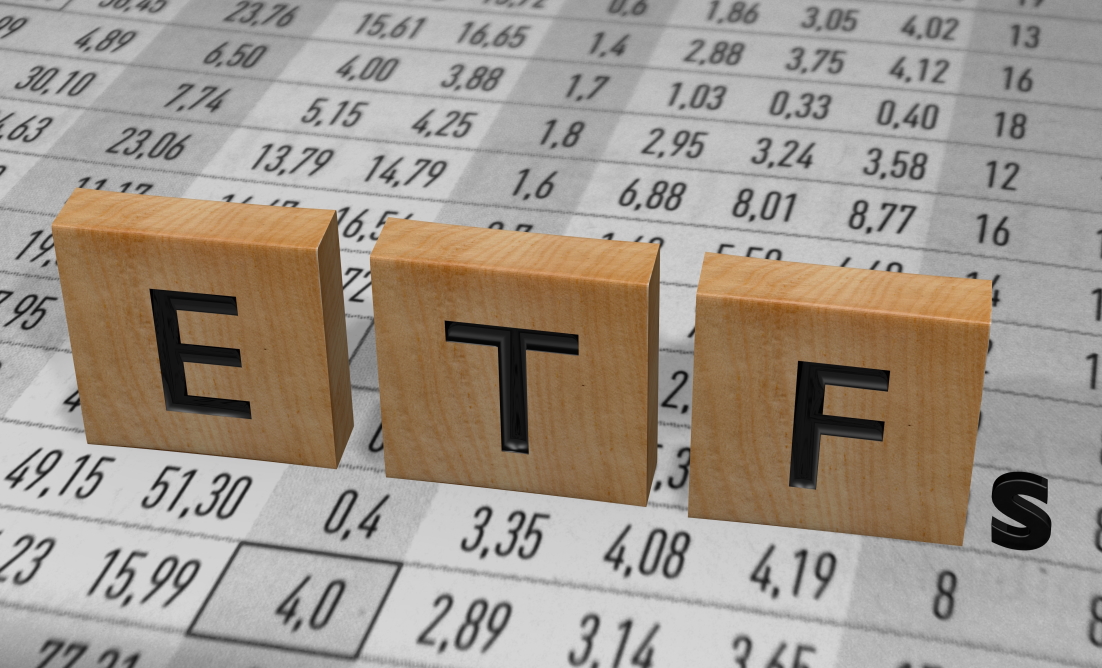 Der Dax ist der bekannteste Aktienindex Deutschlands. Entsprechend spielt er auch bei den Indexfonds eine wichtige Rolle. Mit dem Shares Core DAX UCITS ETF (DE) hat allein der größte Dax-ETF ein Volumen von über 7 Mrd. Euro. Auch der Xtrackers DAX UCITS ETF 1C (4,2 Mrd. Euro) und der Deka DAX UCITS ETF 1,1 Mrd. Euro knacken die Milliardenmarke. Diese bilden ab dem 20.09.2021 insgesamt 40 statt 30 Aktien ab. [Bild: © Redindie – stock.adobe.com]