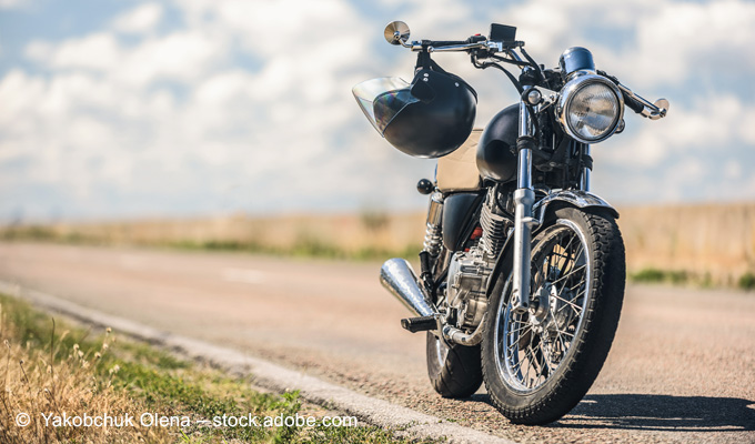 Wie Daten des Kraftfahrt-Bundesamts belegen, sind in Deutschland inzwischen über 5 Millionen Motorräder registriert. Ohne passenden Versicherungsschutz darf ein Motorrad hierzulande nicht auf die Straße. Eine Haftpflichtversicherung für Motorräder ist verpflichtend.  Für Schäden am eigenen Fahrzeug kommt die Kaskoversicherung auf. 