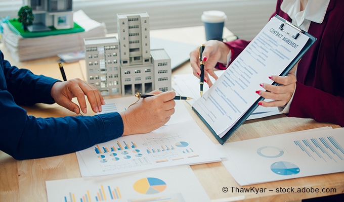 Pools und Verbünde haben als externe Partner viele Möglichkeiten, um Makler in ihrem Geschäft zu unterstützen – auch beim Vertrieb. Die Studie „AssCompact TRENDS III/2025“ hat in ihrem Sonderthema „Digitale Vertriebsunterstützung“ die Makler gefragt, welche Pools und Verbünde die beste digitale Vertriebsunterstützung bieten und was ihre Favoriten dabei auszeichnet. 