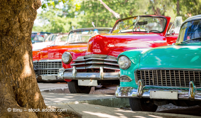 Der Bestand an Oldtimern wächst jährlich. Laut dem Kraftfahrt-Bundesamt lag der Bestand der Oldtimer mit und ohne H-Kennzeichen zum Jahresanfang 2025 bei 888.355 Fahrzeugen. Das ist ein Anstieg von 4,9% im Vergleich zum Vorjahr. Viele Liebhaber sichern ihr historisches Fahrzeug über eine spezielle Oldtimer-Versicherung ab. Welche Anbieter bevorzugen die Makler? Das kann in der Studie „AssCompact AWARD – Private Kfz- & Flottenversicherung 2025“ nachgelesen werden. 