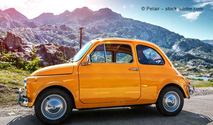 Rund drei Viertel (74,5%) der in der Studie „AssCompact AWARD – Private Kfz & Flottenversicherung 2026“ befragten Makler vermitteln Versicherungen für Oldtimer. Die klassischen Fahrzeuge landen nur knapp hinter <a href="https://tinyurl.com/3thxrska" target="_blank">Motorrädern</a> (83%) und <a href="https://tinyurl.com/4tjm7tx7" target="_blank">Wohnmobilen</a> (78,4%).  Wer gilt unter Maklern als Top-Anbieter für das Sonderrisiko Oldtimer? 